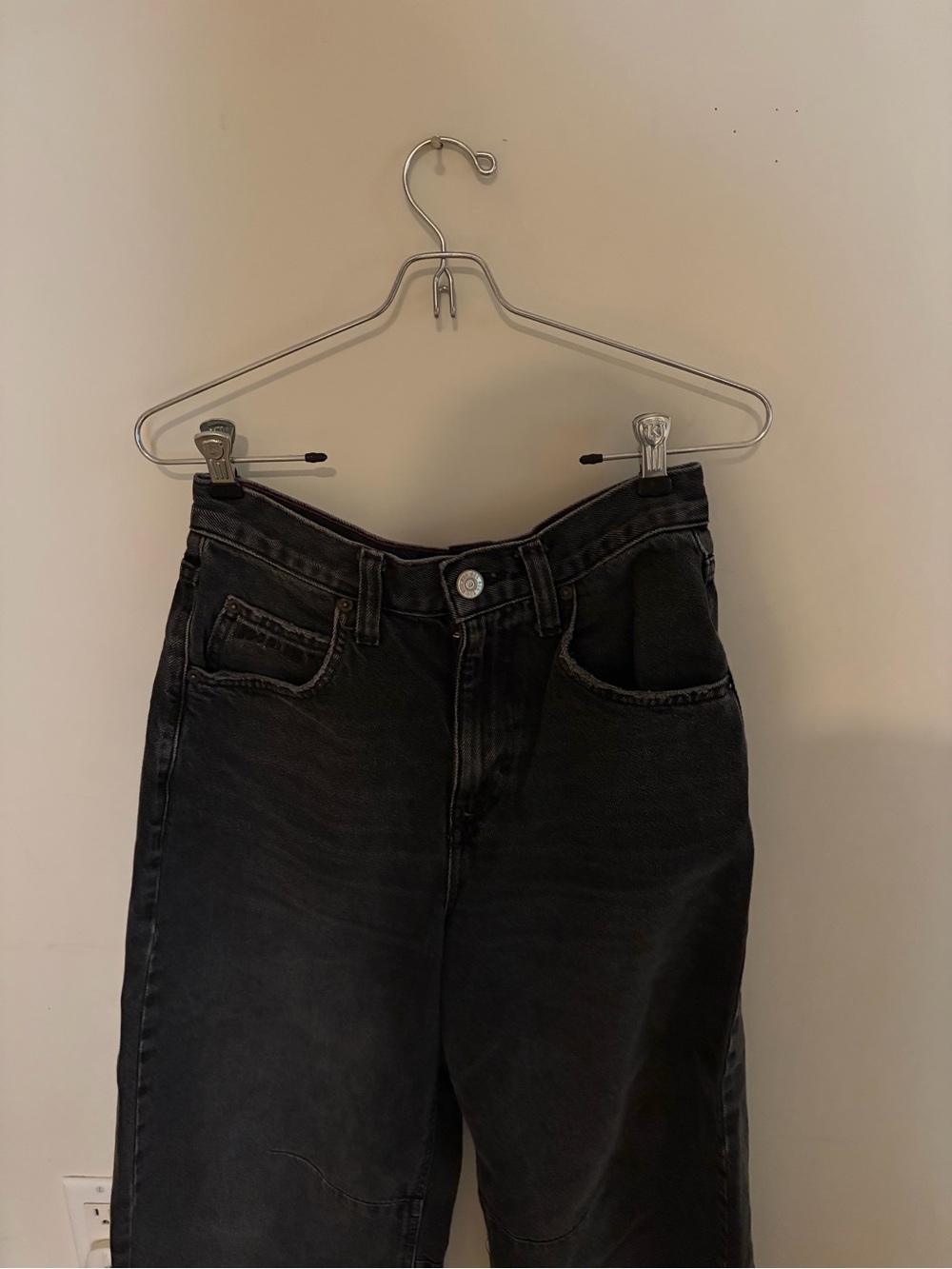 BDG Logan buckle baggy jeans size 27